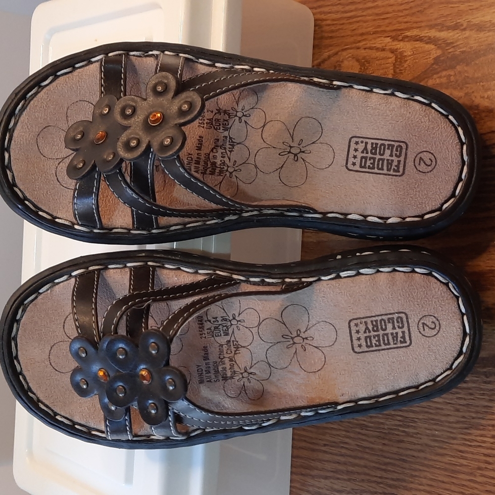 Faded Glory sandals size 2